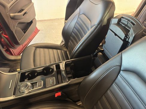 Used 2019 Ford Edge SEL w/ Equipment Group 201A AWD/4WD image 18