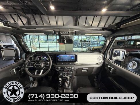 Used 2025 Jeep Wrangler Unlimited Sahara w/ Safety Group AWD/4WD image 24