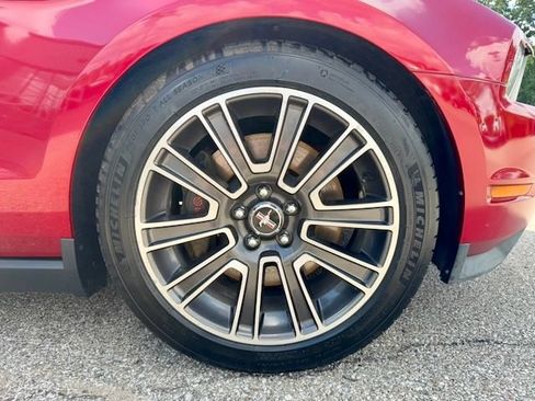 Used 2010 Ford Mustang GT Premium RWD image 24