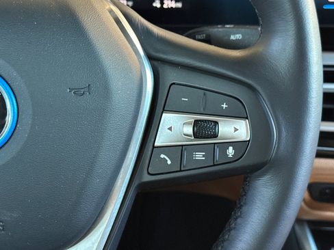 Used 2023 BMW i4 eDrive40 w/ Premium Package RWD image 31