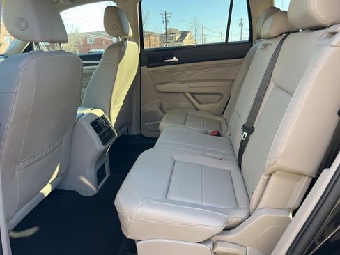 Used 2021 Volkswagen Atlas SE image 24