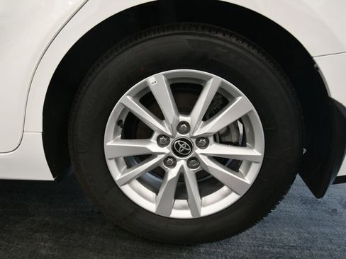 Used 2025 Toyota Camry LE image 30