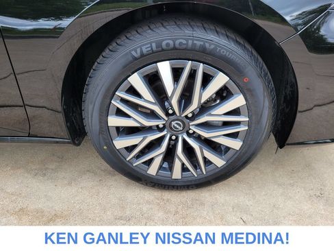 Certified 2025 Nissan Altima 2.5 SV FWD image 22