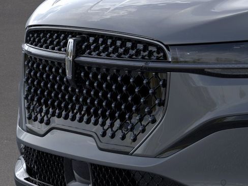 New 2025 Lincoln Nautilus Premier w/ Jet Appearance Package image 17