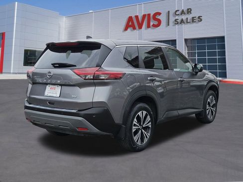 Used 2023 Nissan Rogue SV image 6