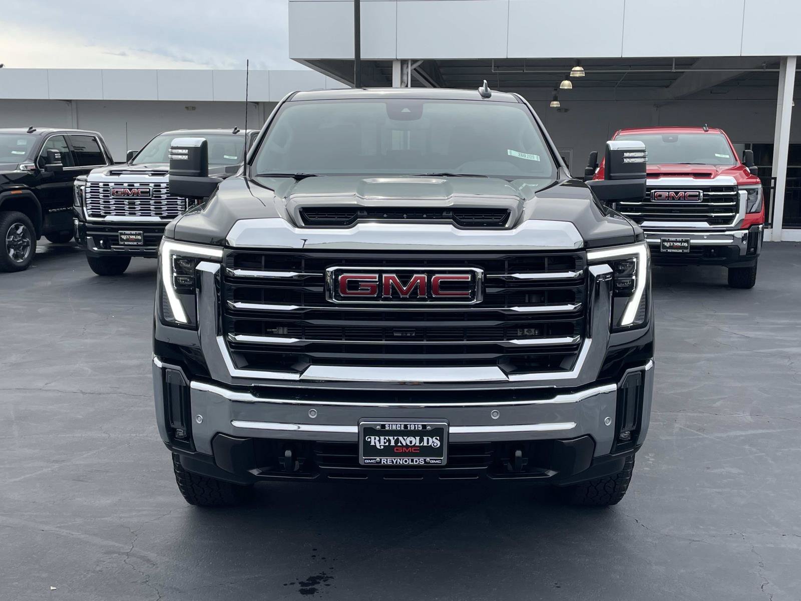 New 2026 GMC Sierra 3500 SLT w/ SLT Premium Package AWD/4WD image 2