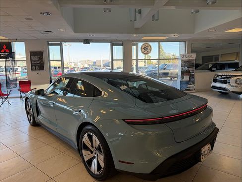 Used 2023 Porsche Taycan 4S image 7