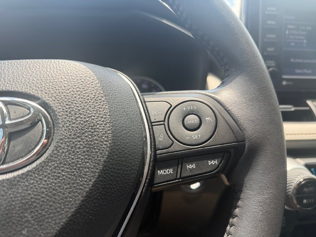 Used 2022 Toyota RAV4 XLE Premium AWD/4WD image 23