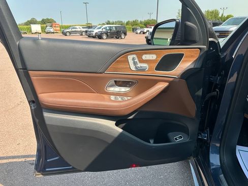 Used 2024 Mercedes-Benz GLE 450 4MATIC image 11