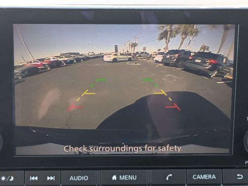 Used 2023 Nissan Rogue SV image 14