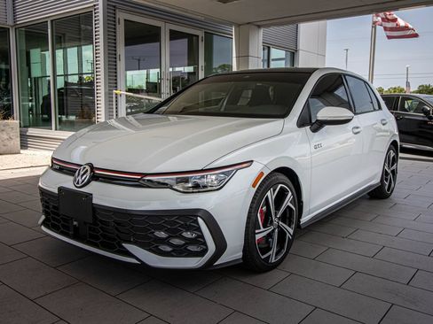 Used 2025 Volkswagen GTI SE FWD image 11