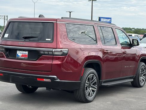 New 2026 Jeep Grand Wagoneer L 2WD image 5