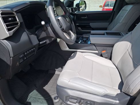 Used 2026 Toyota Tundra Limited AWD/4WD image 16