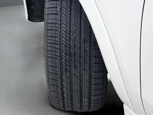 Certified 2026 Mercedes-Benz GLE 450 4MATIC image 32