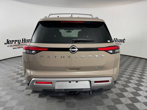 Used 2023 Nissan Pathfinder Platinum AWD/4WD image 8