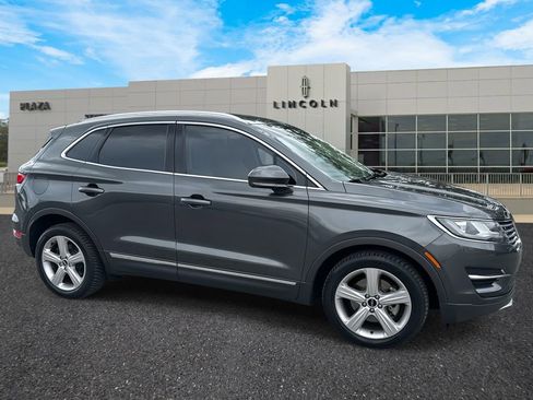 Used 2017 Lincoln MKC Premiere image 1
