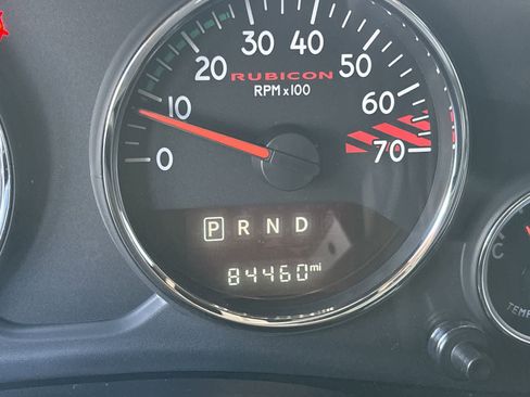 Used 2017 Jeep Wrangler Unlimited Rubicon image 16