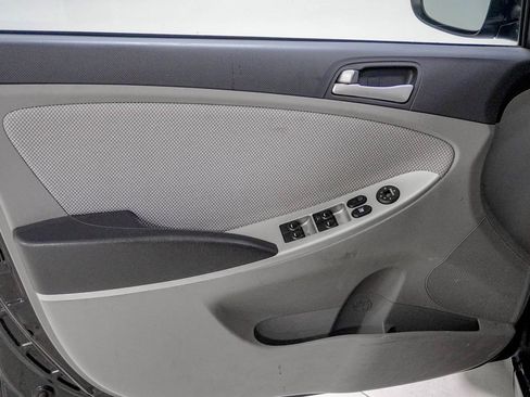 Used 2013 Hyundai Accent GLS image 16