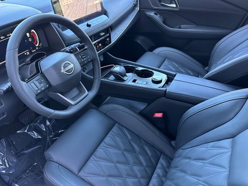 New 2026 Nissan Rogue Platinum w/ Tech Package AWD/4WD image 10