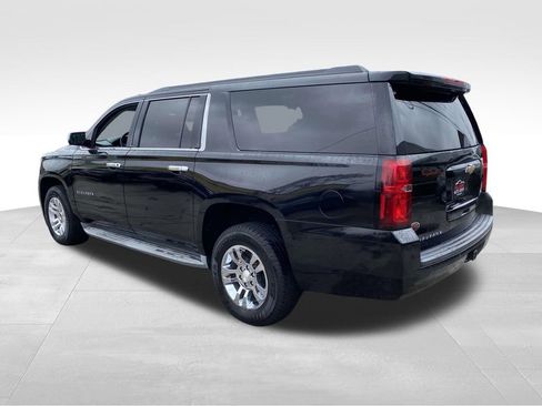 Used 2016 Chevrolet Suburban LT image 4