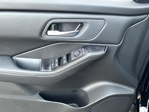 New 2026 Nissan Rogue SV w/ Cold Weather Package AWD/4WD image 21