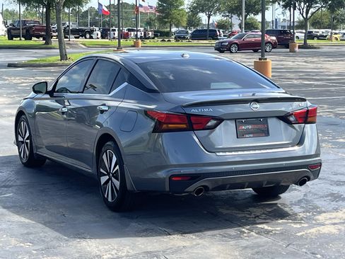 Used 2022 Nissan Altima 2.5 SL FWD image 10