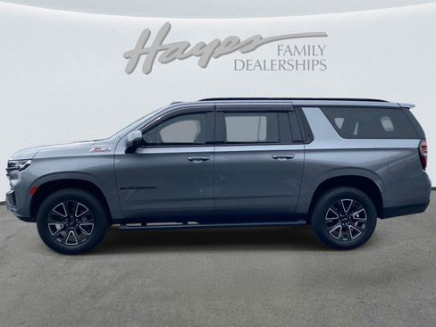 Used 2022 Chevrolet Suburban Z71 w/ Luxury Package AWD/4WD image 9
