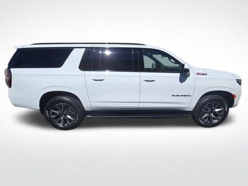 Used 2024 Chevrolet Suburban Z71 w/ Luxury Package image 8