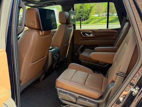 Used 2023 Chevrolet Tahoe High Country image 10