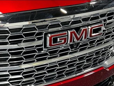 Used 2024 GMC Terrain Denali w/ Denali Premium Package AWD/4WD image 29