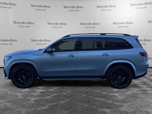 Used 2025 Mercedes-Benz GLS 580 4MATIC image 2