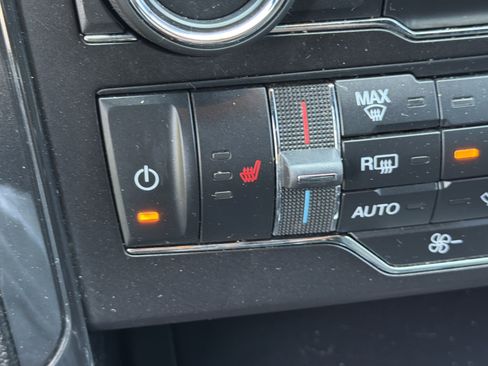 Used 2017 Ford Explorer XLT w/ Equipment Group 202A FWD image 32