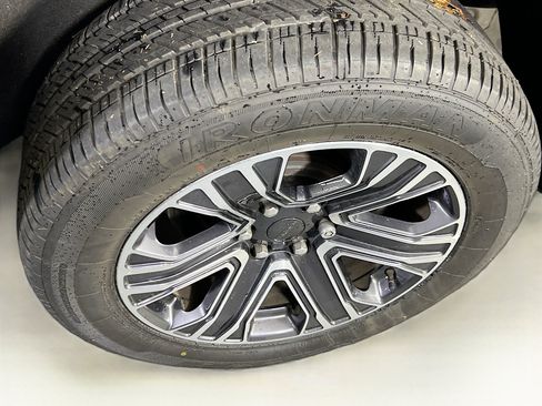 Used 2022 Jeep Wagoneer Series III AWD/4WD image 33