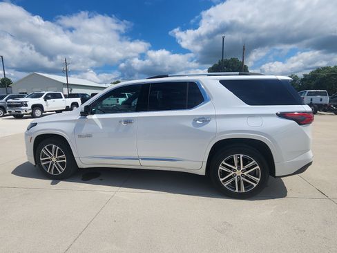 Used 2023 Chevrolet Traverse High Country AWD/4WD image 8