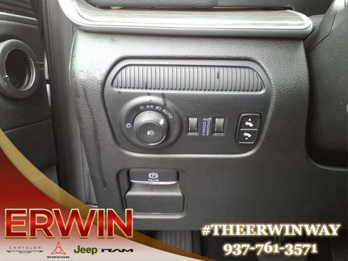 Used 2024 Jeep Wagoneer L Series II w/ Flexible Seating Group AWD/4WD image 15