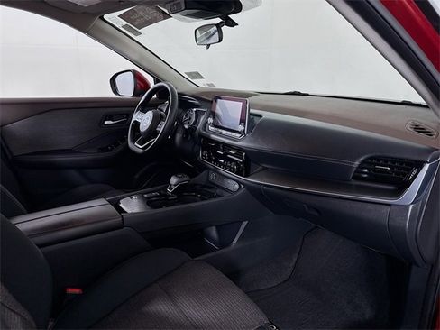 Certified 2021 Nissan Rogue SV image 26