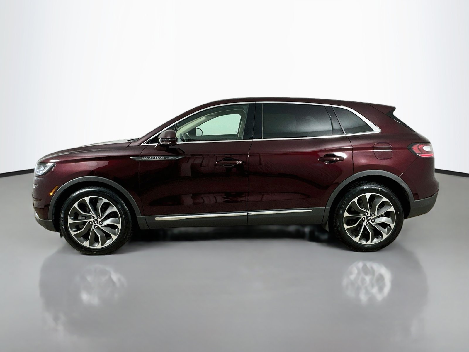 Used 2021 Lincoln Nautilus Reserve AWD/4WD image 8