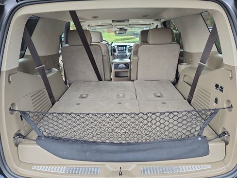 Used 2017 Chevrolet Tahoe LT w/ LT Signature Package image 13