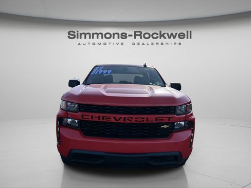 Used 2022 Chevrolet Silverado 1500 Custom image 2