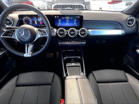 Used 2025 Mercedes-Benz GLB 250 image 15