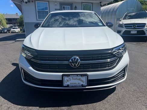 Used 2022 Volkswagen Jetta Sport FWD image 2
