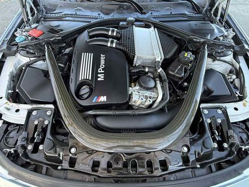 Used 2017 BMW M4 image 25