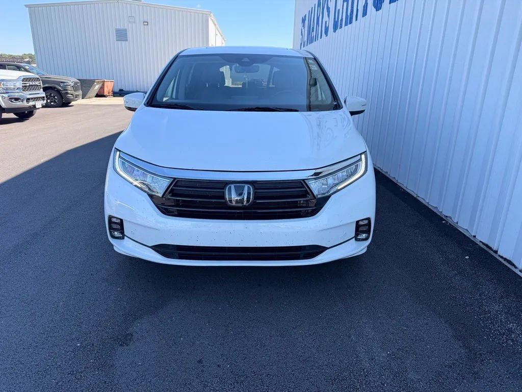 Used 2022 Honda Odyssey Elite image 3