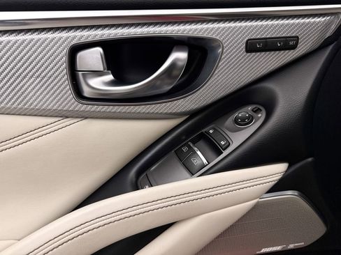 Used 2017 INFINITI Q60 Red Sport 400 image 29