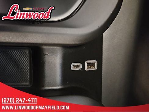 Used 2023 GMC Sierra 1500 AT4X image 26