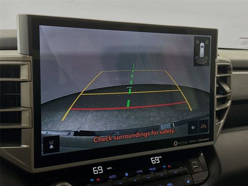 Used 2022 Toyota Tundra SR5 w/ SR5 Premium Package image 24