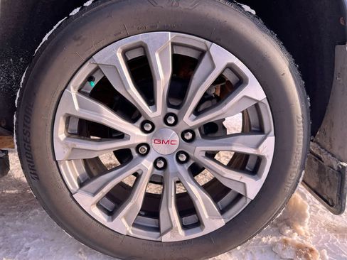 Used 2021 GMC Yukon Denali image 10