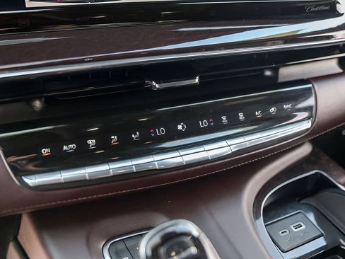 Certified 2023 Cadillac Escalade Sport Platinum image 18