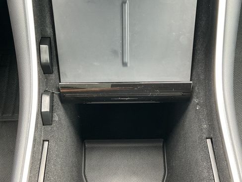 Used 2020 Tesla Model Y Long Range AWD/4WD image 18