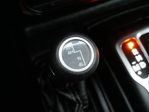 Used 2021 Jeep Wrangler Unlimited Sahara w/ Uconnect 4C Nav & Sound Group AWD/4WD image 23